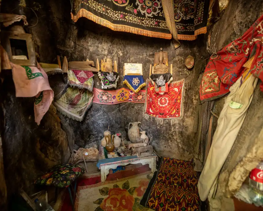 Travel to Uzbekistan will help you to discover all kinds of craftsmanship.